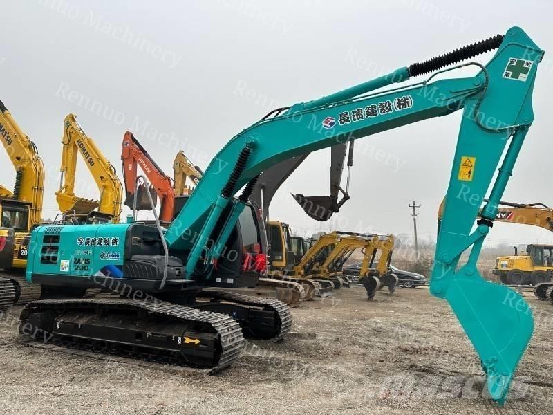 Hitachi ZX 200 Vikšriniai ekskavatoriai