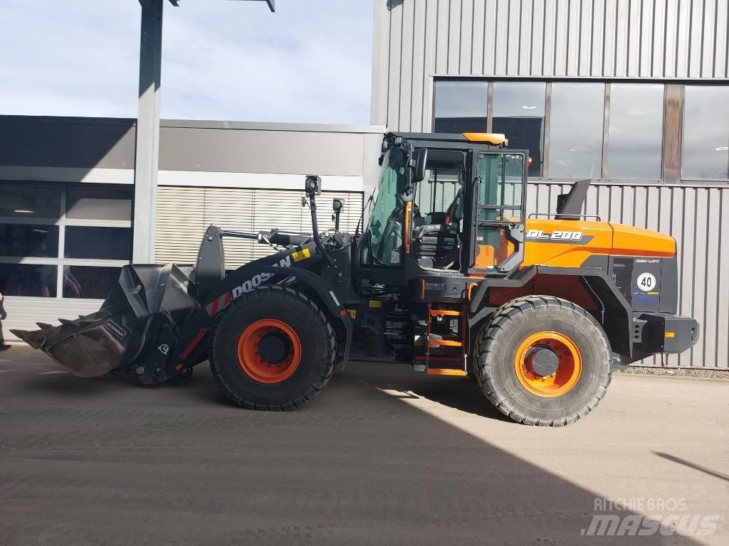 Develon DL 200-7 Naudoti ratiniai krautuvai