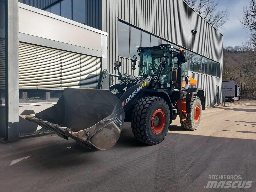 Develon DL 200-7 Naudoti ratiniai krautuvai