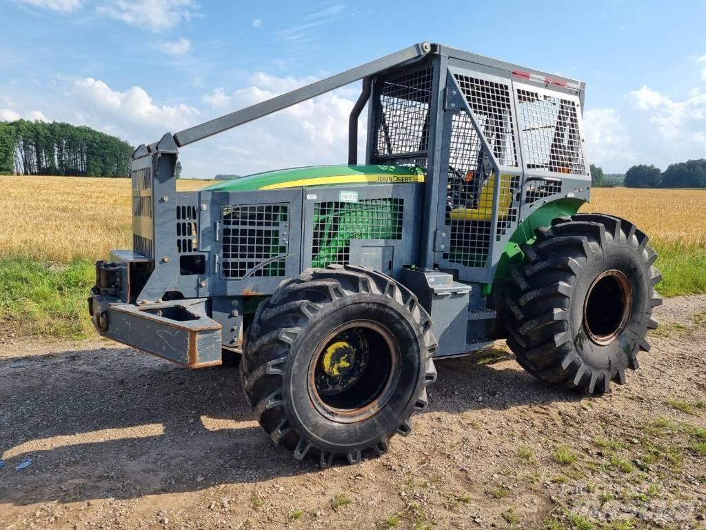 John Deere 5100 M Miško traktoriai