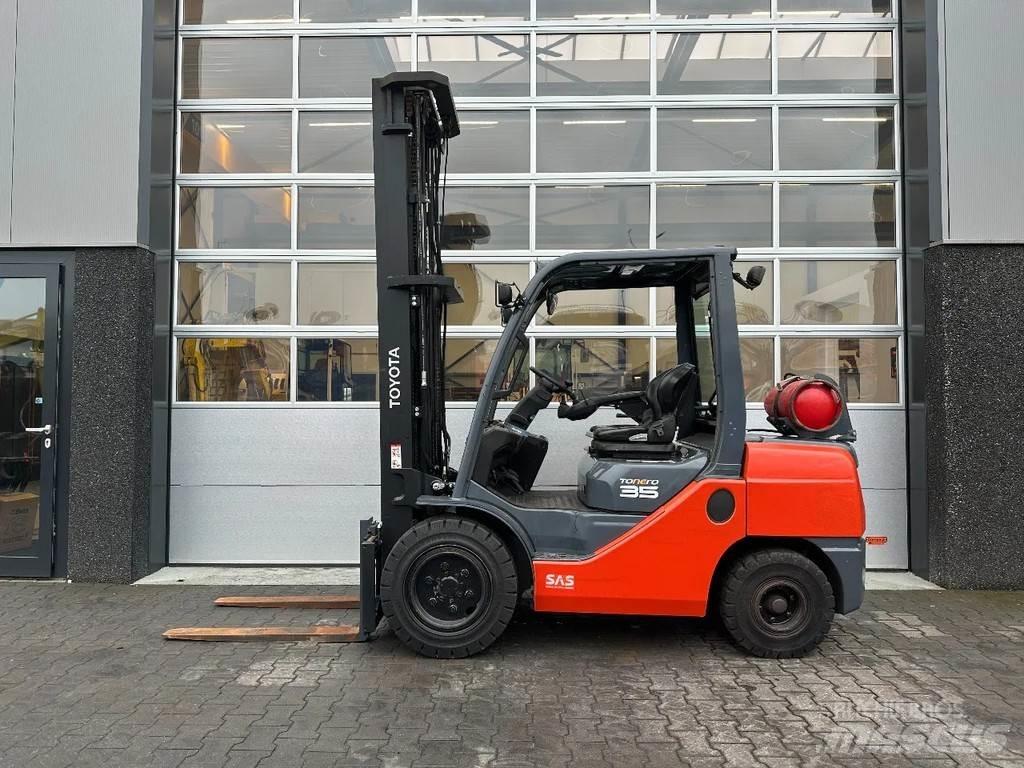 Toyota 8FGJF35 Šakiniai krautuvai - Kita