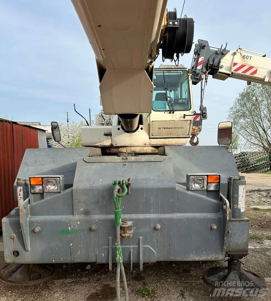 Terex A 600 Neapdoroto reljefo kranai