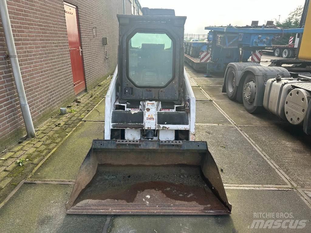 Bobcat 553 Krautuvai su šoniniu pasukimu