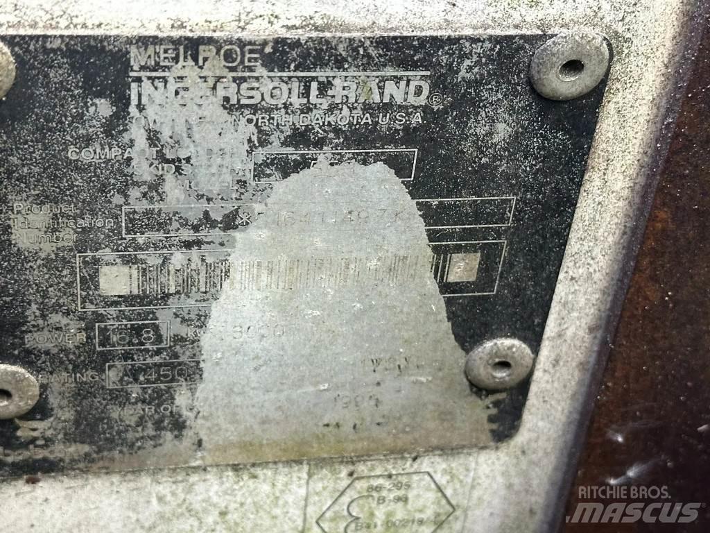 Bobcat 553 Krautuvai su šoniniu pasukimu