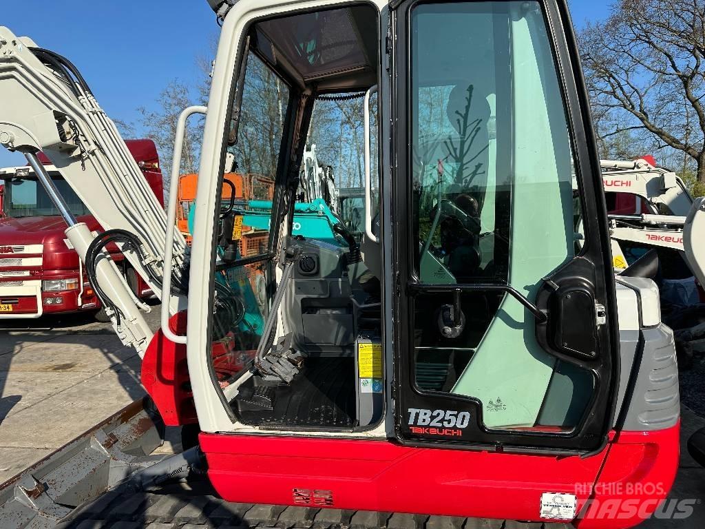 Takeuchi TB250 Mini ekskavatoriai < 7 t