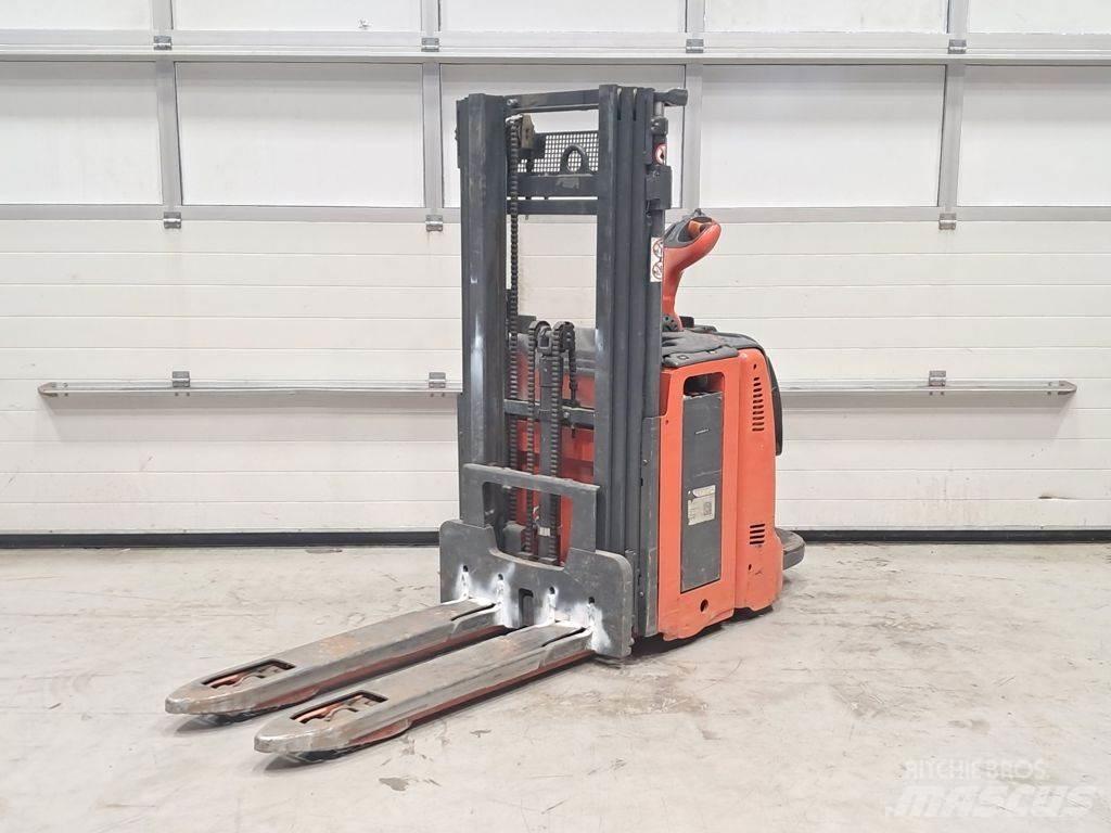 Linde D12 AP Rankiniai vėžimėliai