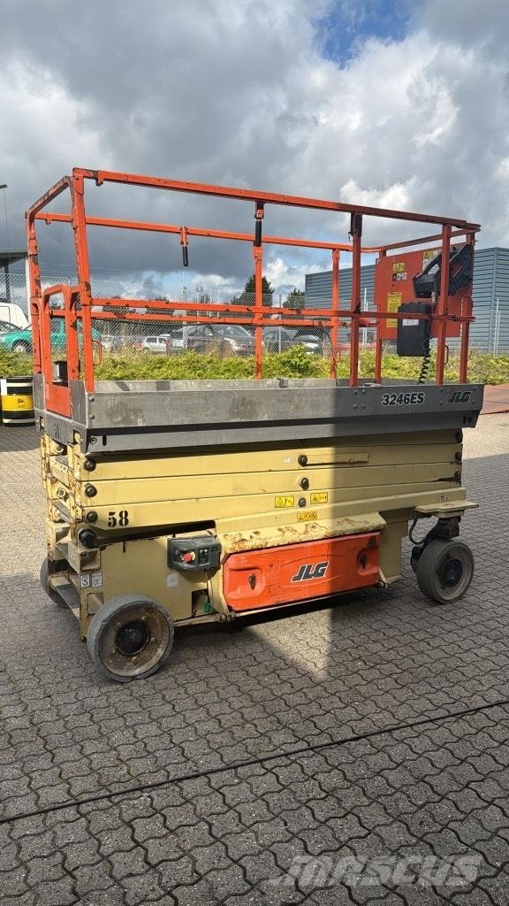 JLG 3246 ES Žirkliniai keltuvai