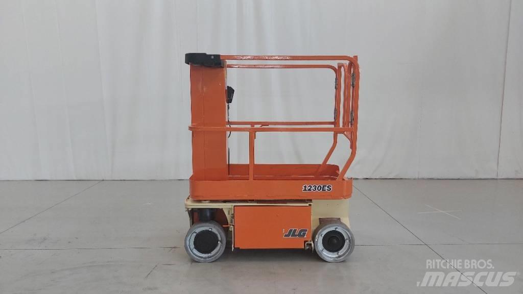 JLG 1230 ES Žirkliniai keltuvai