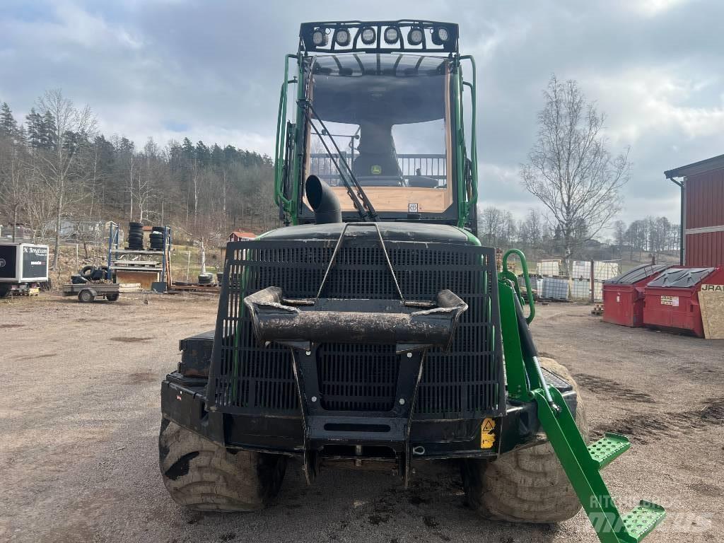 John Deere 810 E Naudoti miškovežiai (Forvarderiai)