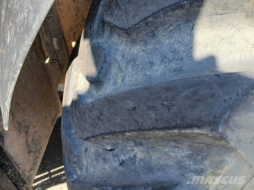 JCB 4 CX ProAEC Ekskavatoriniai krautuvai