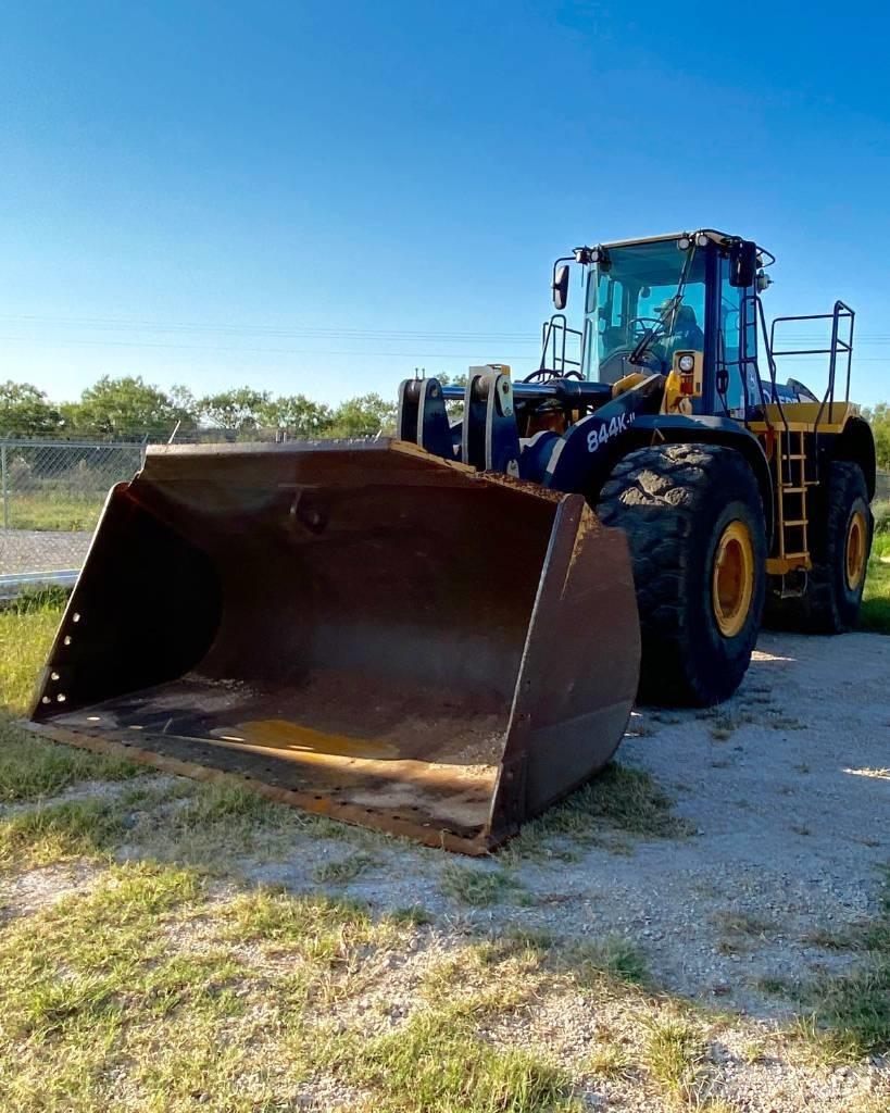 John Deere 844 K Naudoti ratiniai krautuvai