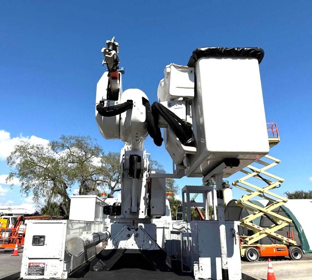 Altec AA 55 Ant vilkikų montuojamos kėlimo platformos
