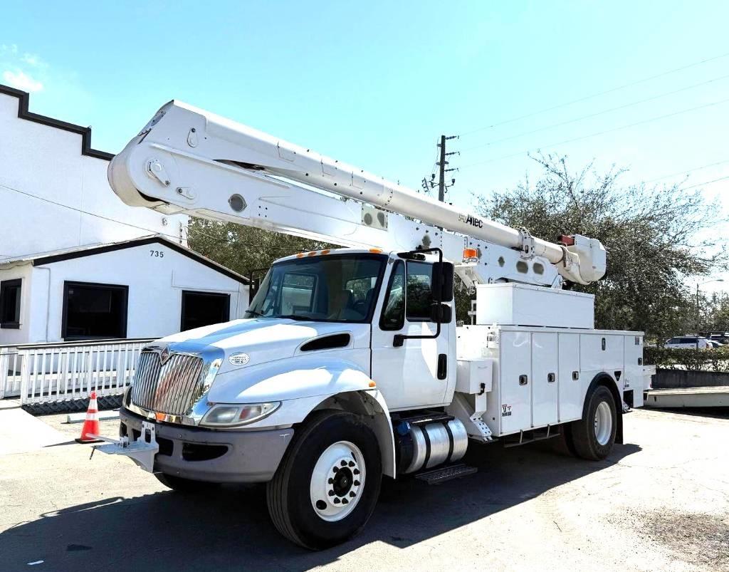 Altec AA 55 Ant vilkikų montuojamos kėlimo platformos