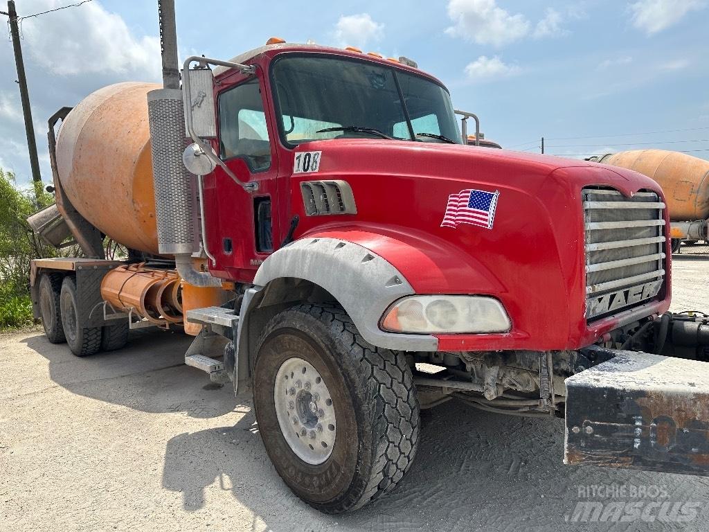 Mack Granite GU 813 Kita