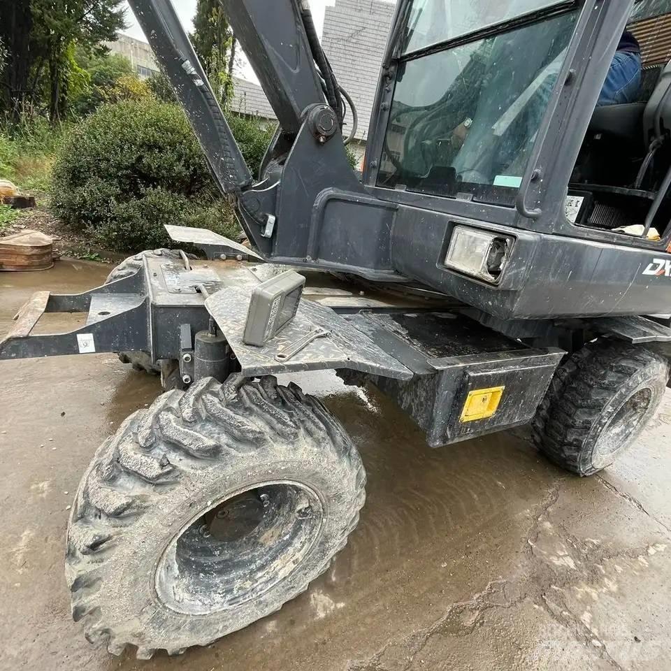 Doosan DX60W Ratiniai ekskavatoriai
