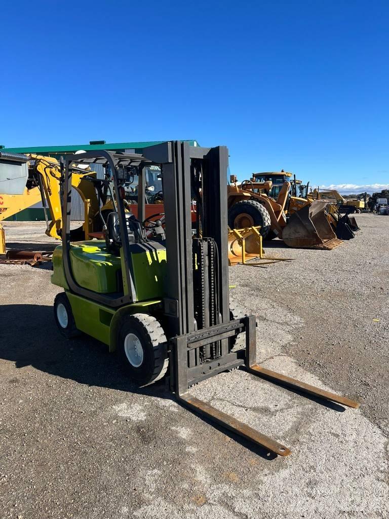Clark CMP 25 Dyzeliniai krautuvai