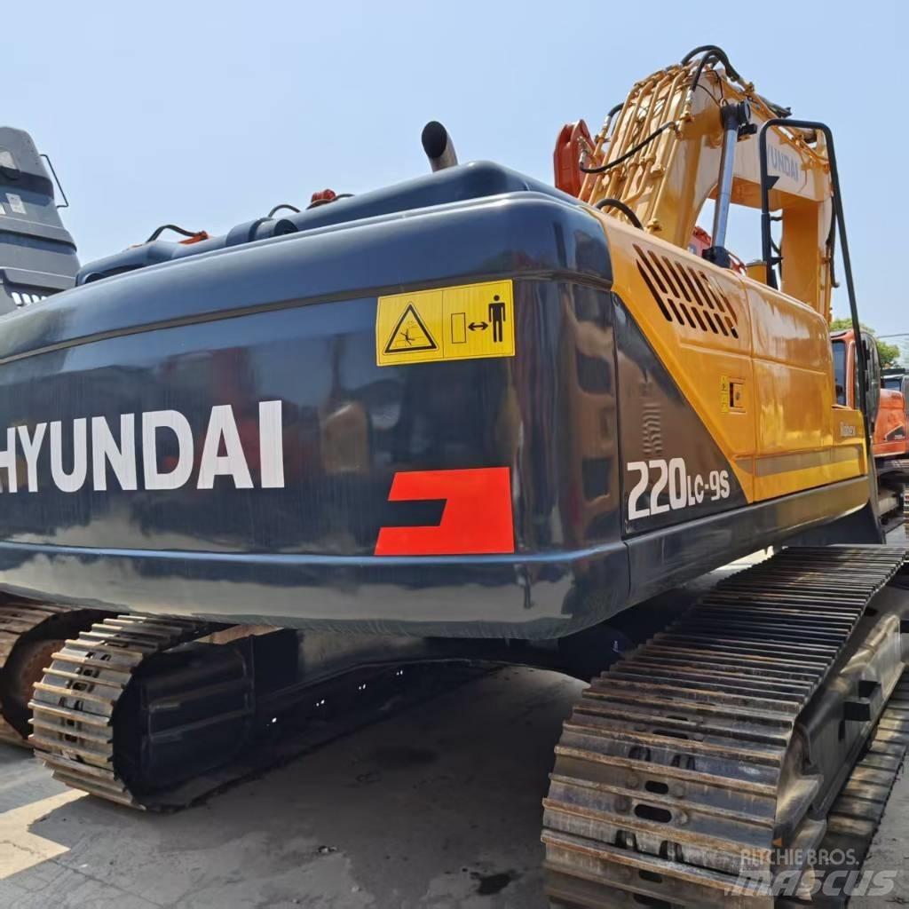 Hyundai 220lc-9s Vikšriniai ekskavatoriai