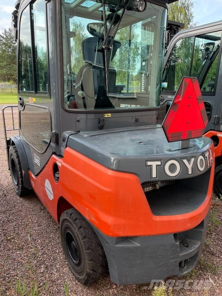 Toyota 52-8FDJF35 Dyzeliniai krautuvai