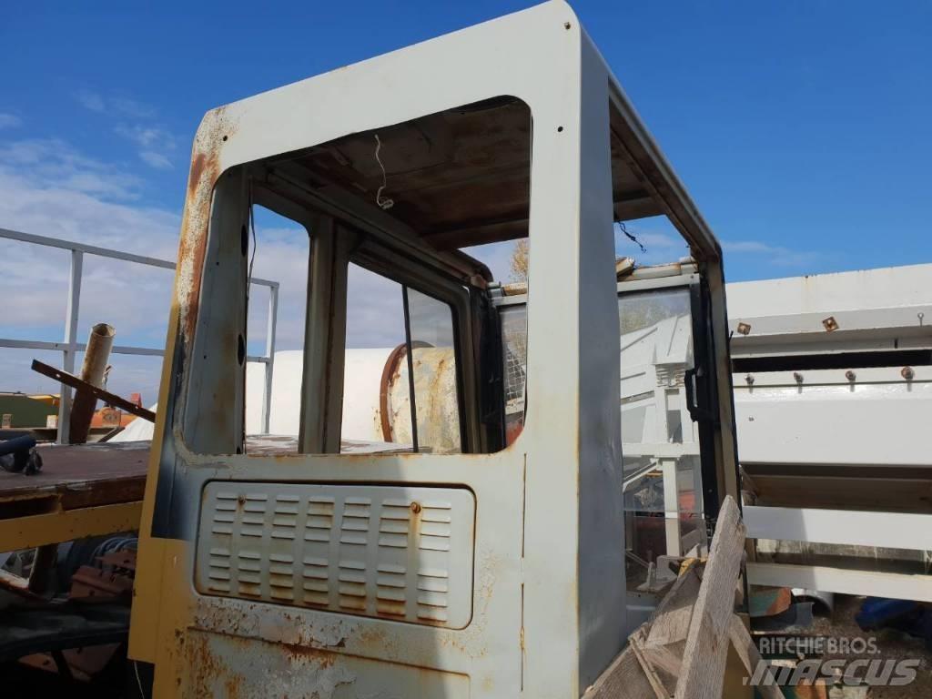 CAT 320B ali 320 Kabinos ir interjeras