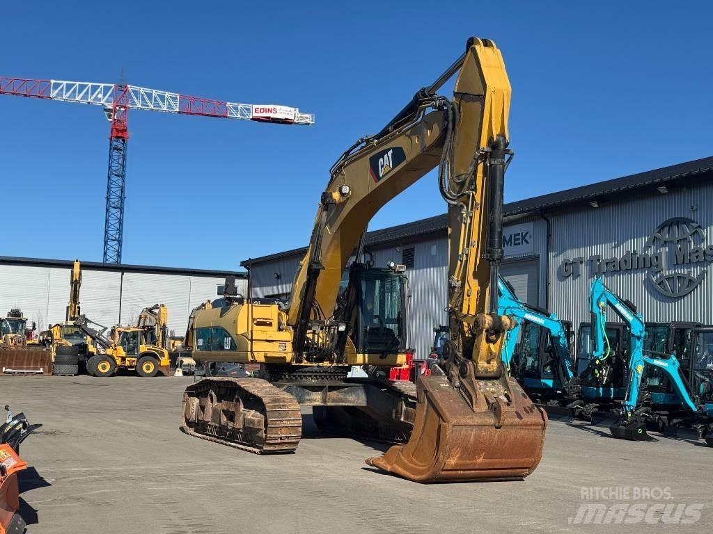 CAT 330 D L Vikšriniai ekskavatoriai