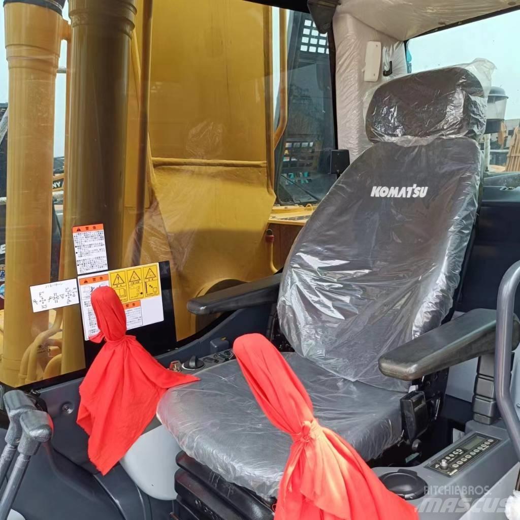 Komatsu PC 220 Vikšriniai ekskavatoriai