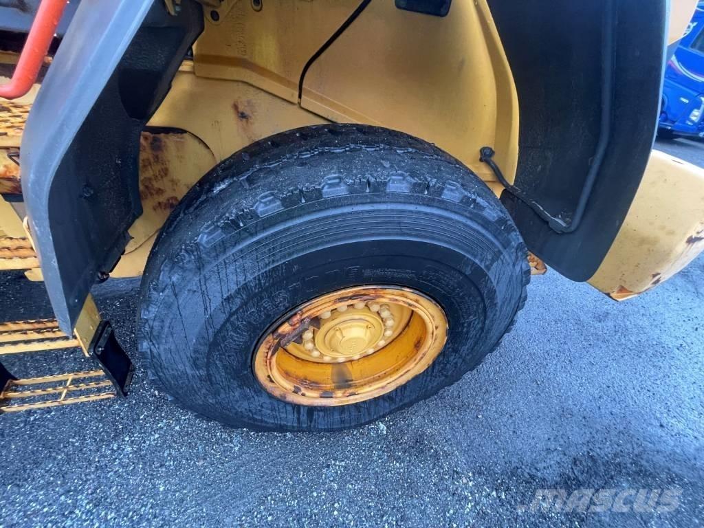 Volvo L 90 G Naudoti ratiniai krautuvai