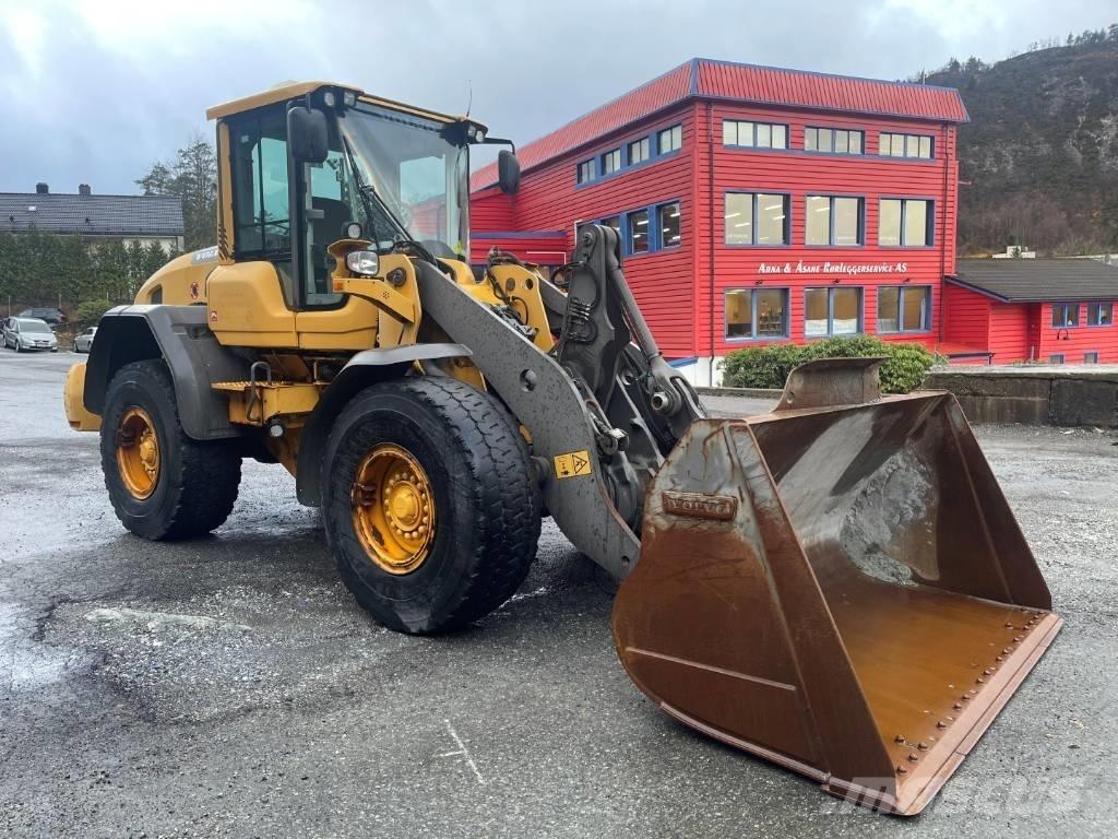 Volvo L 90 G Naudoti ratiniai krautuvai