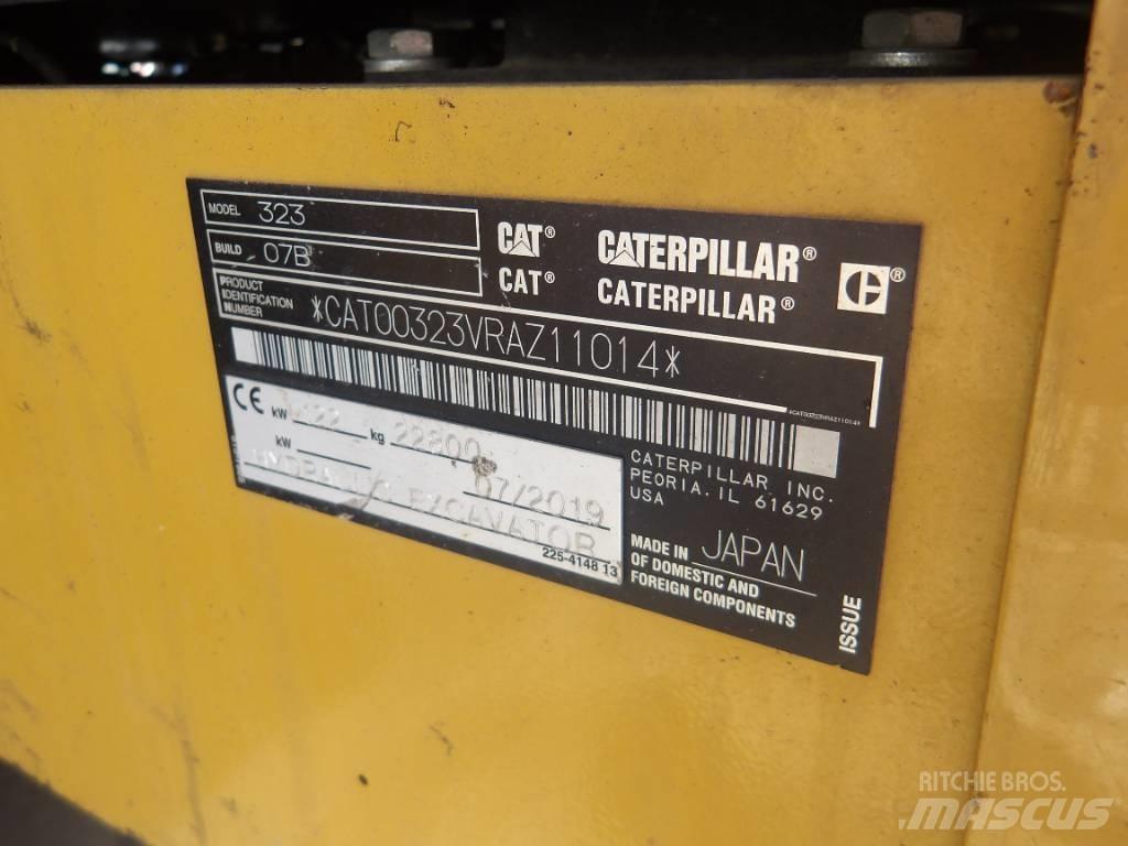 CAT 323 Vikšriniai ekskavatoriai