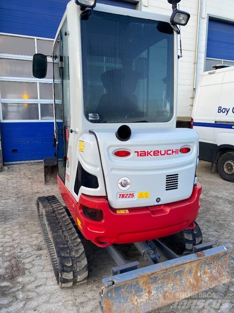 Takeuchi TB 225 Mini ekskavatoriai < 7 t