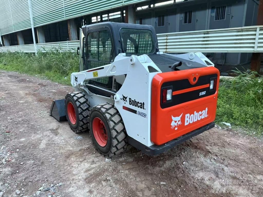 Bobcat S 550 Krautuvai su šoniniu pasukimu