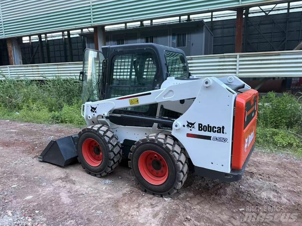 Bobcat S 550 Krautuvai su šoniniu pasukimu