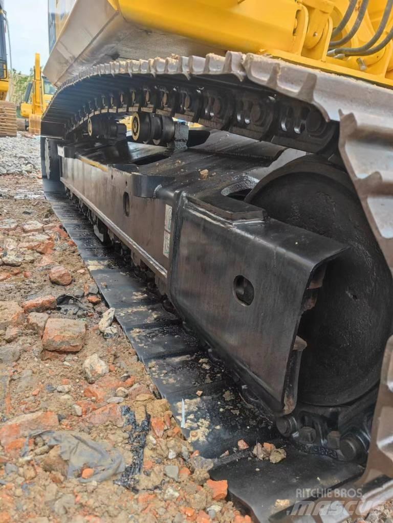 Komatsu PC 200-8 Vikšriniai ekskavatoriai