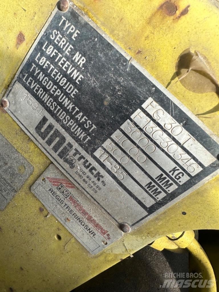 Mitsubishi FG 30 LPG (dujiniai) krautuvai