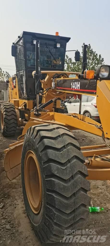 CAT 140 H Greideriai