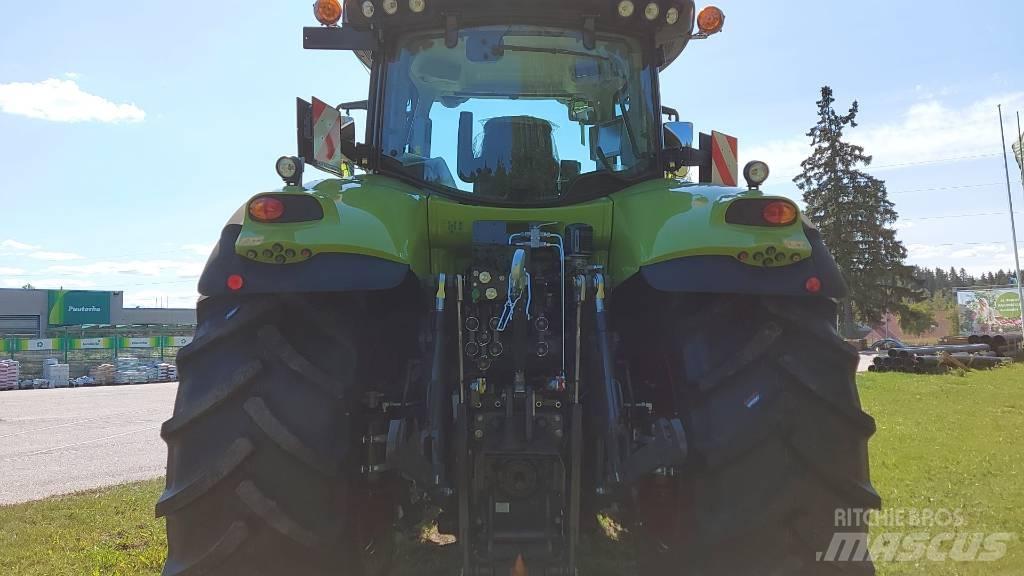 CLAAS Axion 810 Traktoriai