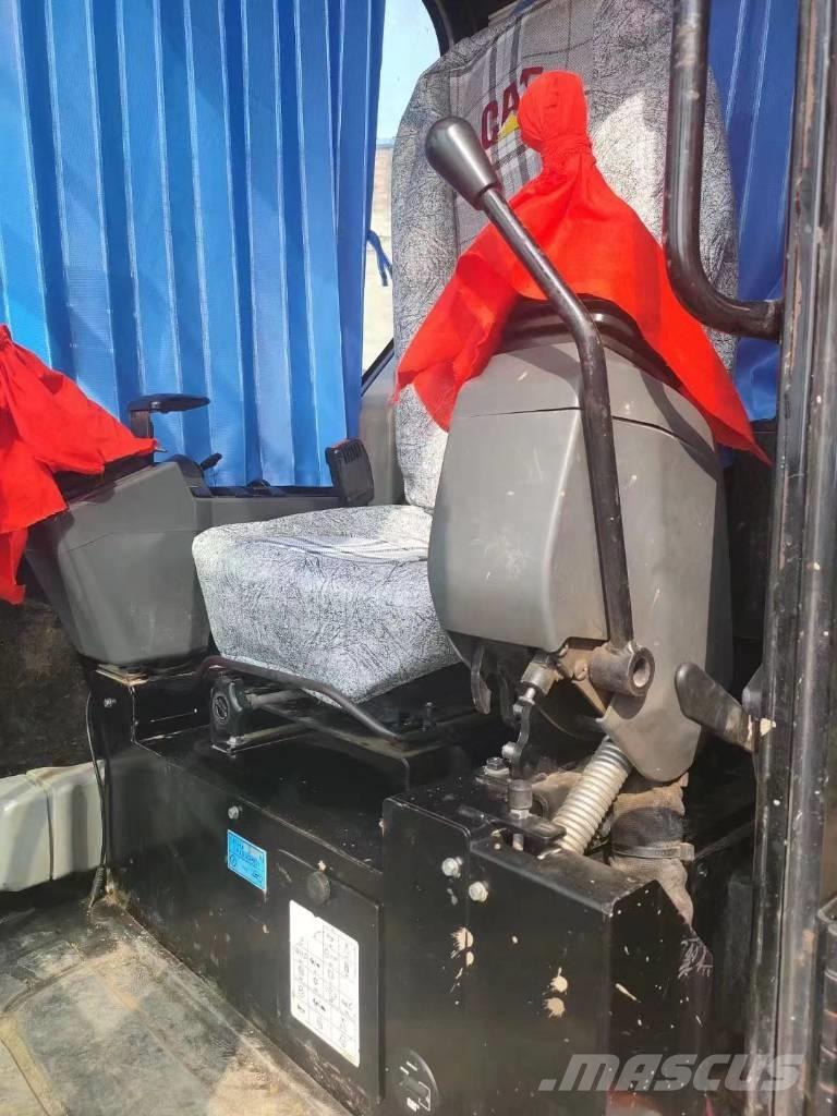 CAT 307E2 Vikšriniai ekskavatoriai