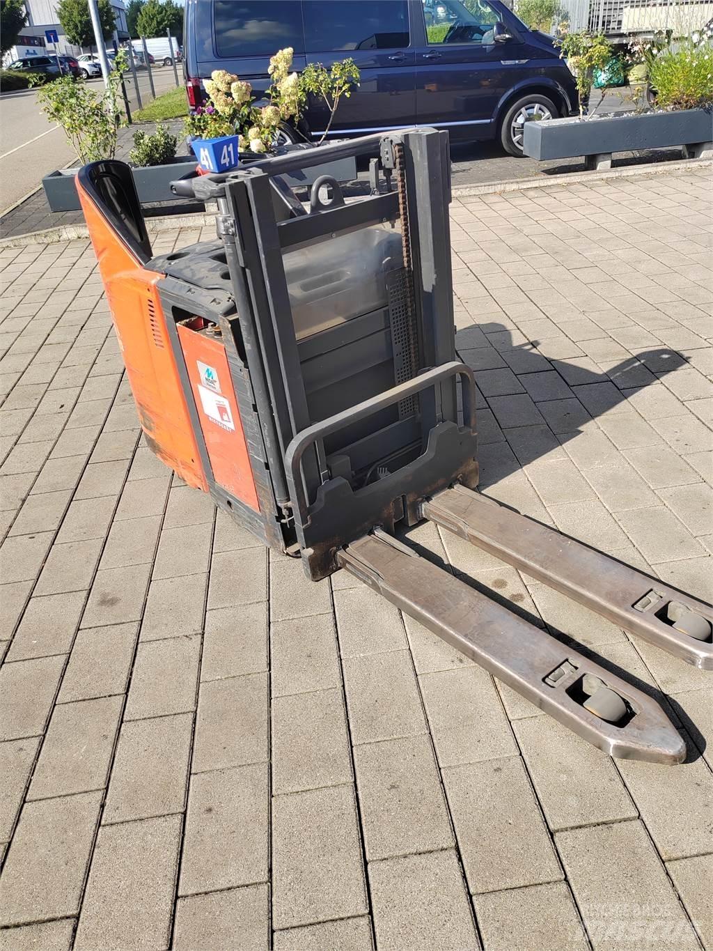 Linde L12 LHP SP Rankiniai vėžimėliai