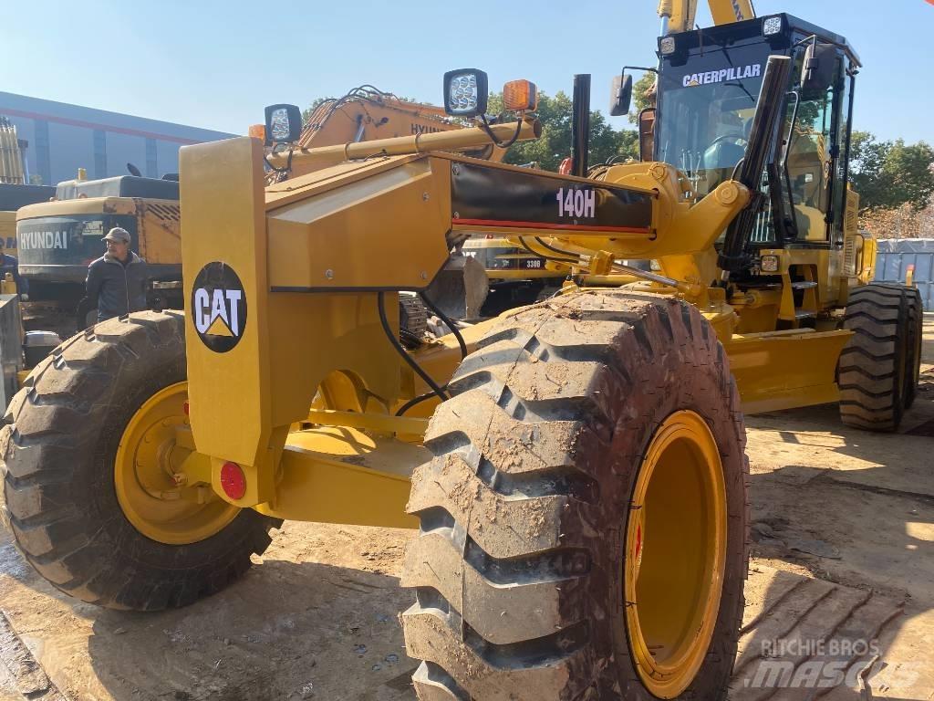 CAT 140 H Greideriai