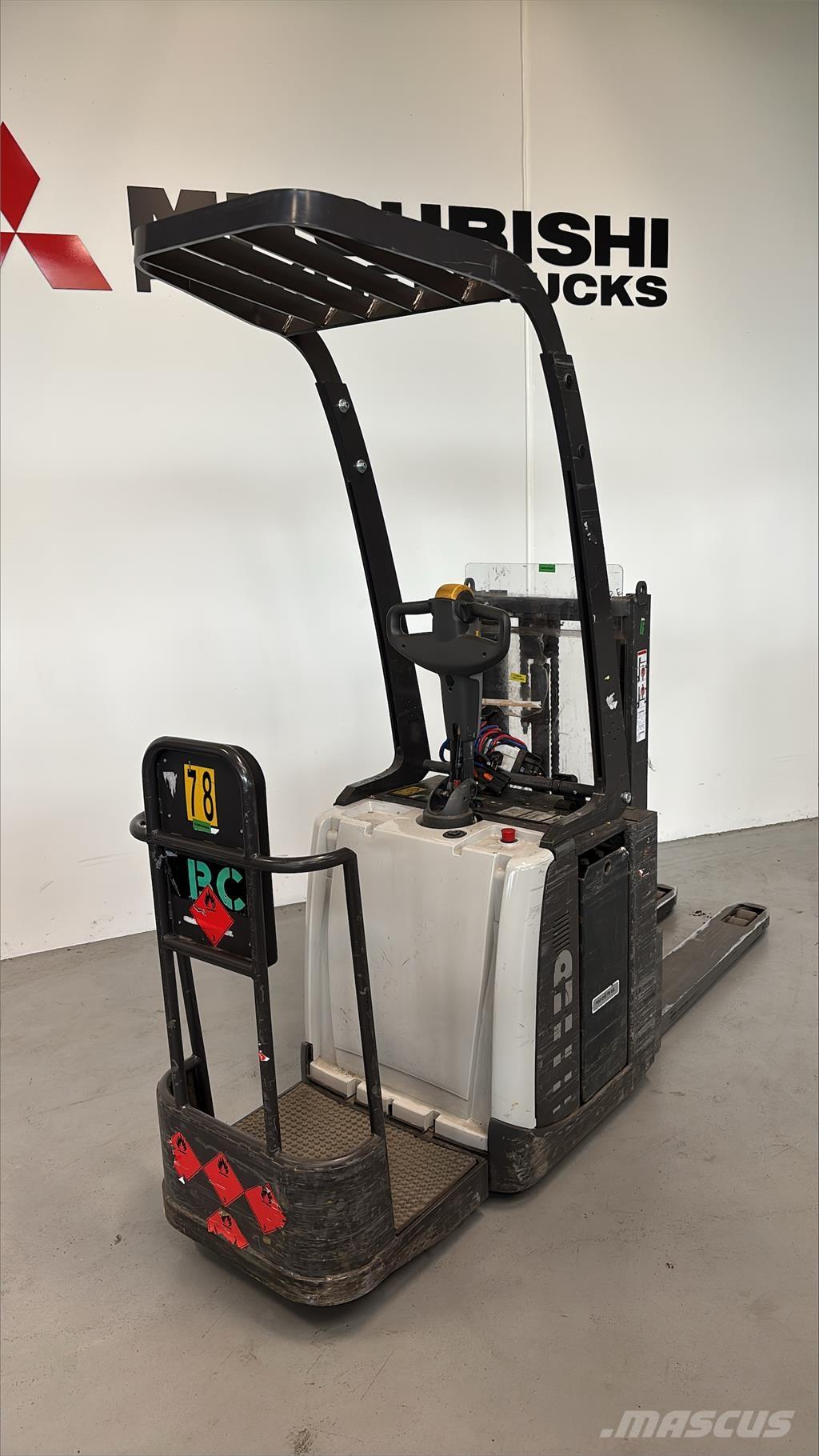 Atlet PDP200 Keltuvai su platforma operatoriui