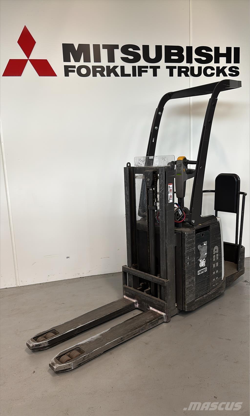 Atlet PDP200 Keltuvai su platforma operatoriui