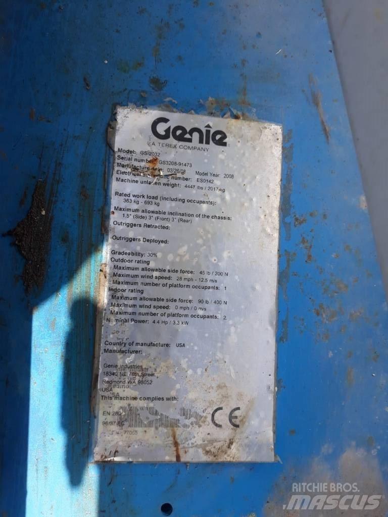 Genie 2032 Žirkliniai keltuvai