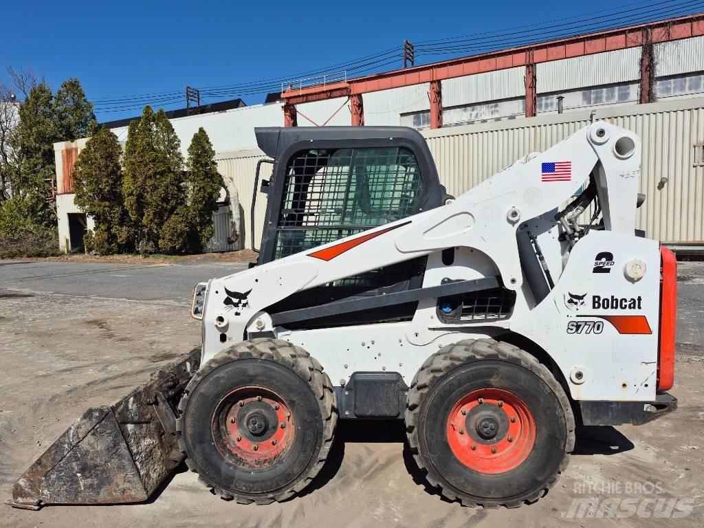 Bobcat S 770 Krautuvai su šoniniu pasukimu