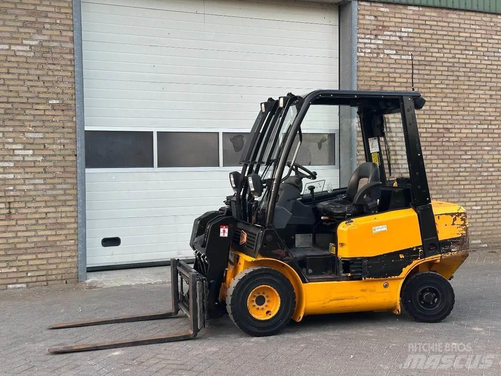 JCB TLT 2,5D Šakiniai krautuvai - Kita