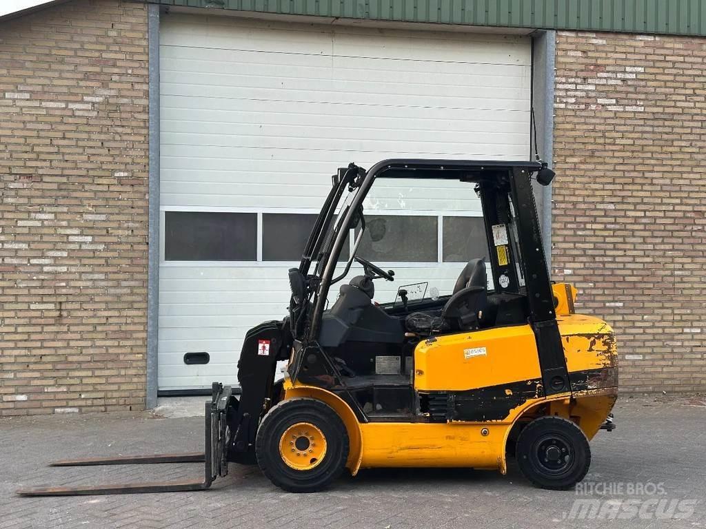 JCB TLT 2,5D Šakiniai krautuvai - Kita