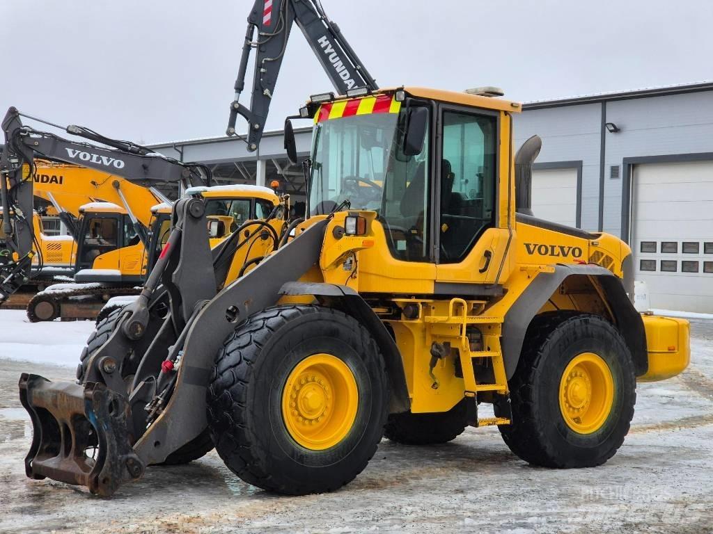 Volvo L 90 F Naudoti ratiniai krautuvai