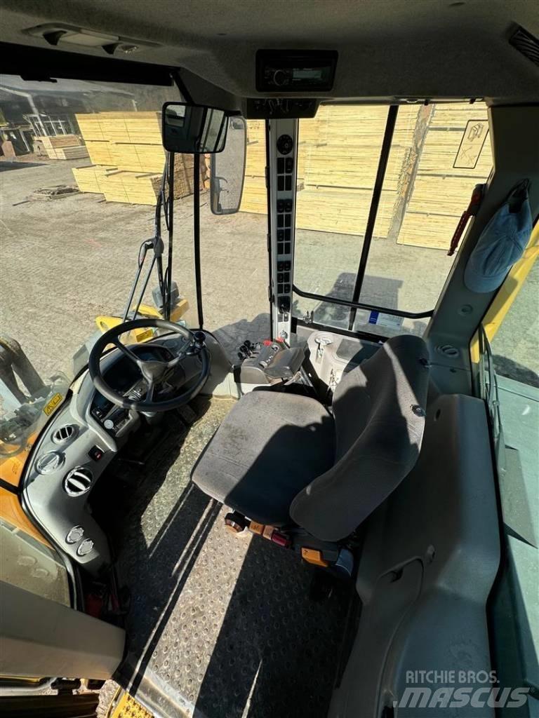 Volvo L 60 F Naudoti ratiniai krautuvai