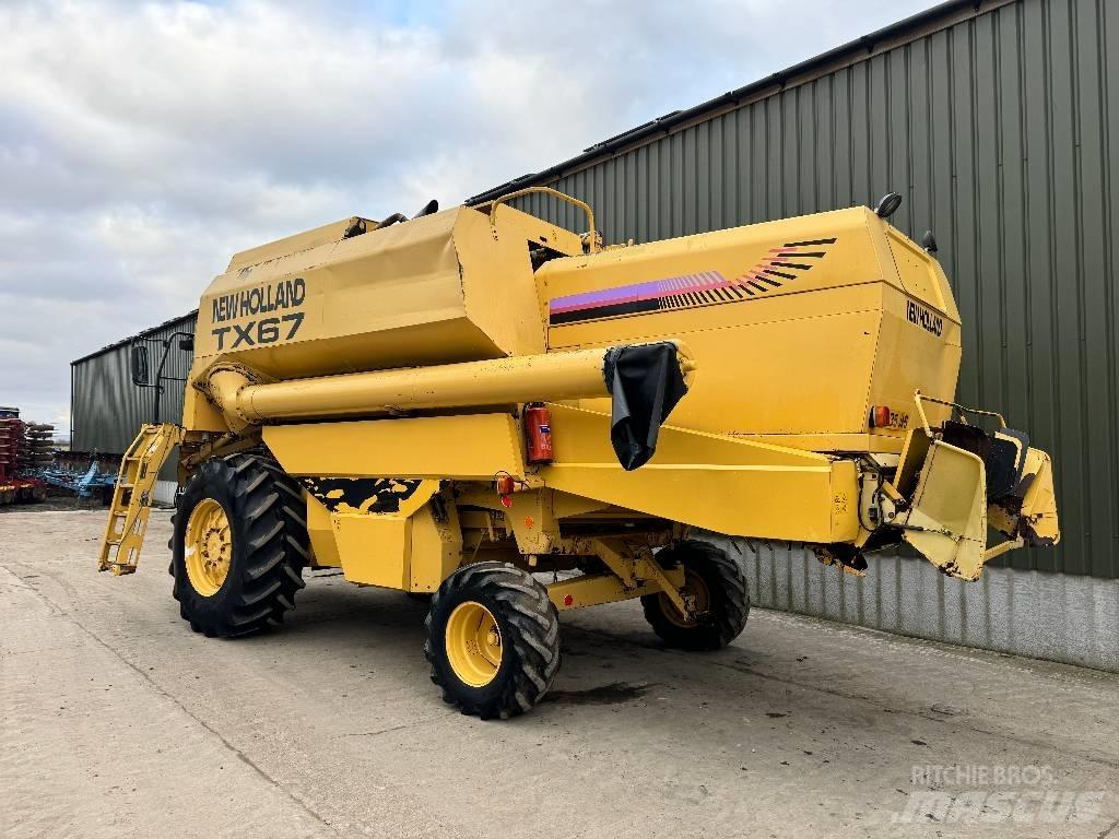 New Holland TX 67 Derliaus nuėmimo kombainai
