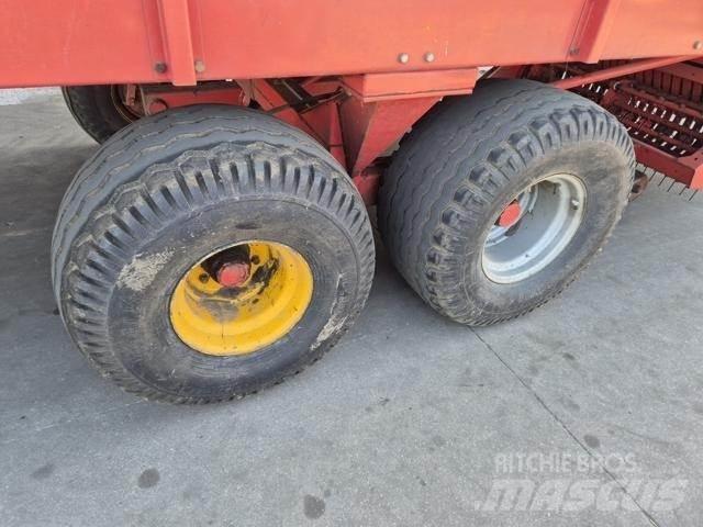 Kverneland TA 465 Savikrovės priekabos