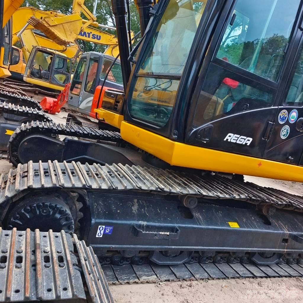 CAT 323 D Vikšriniai ekskavatoriai