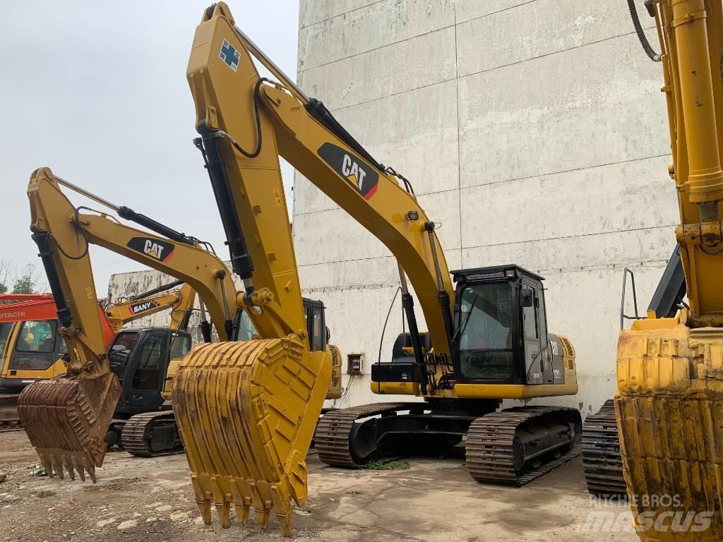 CAT 323 D L Vikšriniai ekskavatoriai